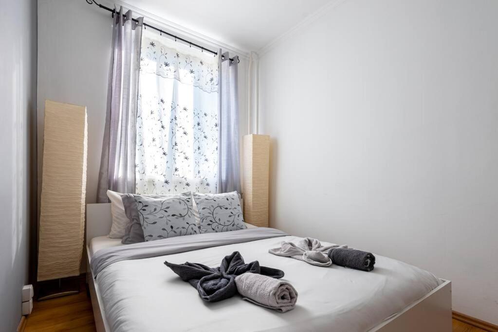 Ferienwohnung Spacious And Bright Flat Between Airport & Center Budapest Exterior foto